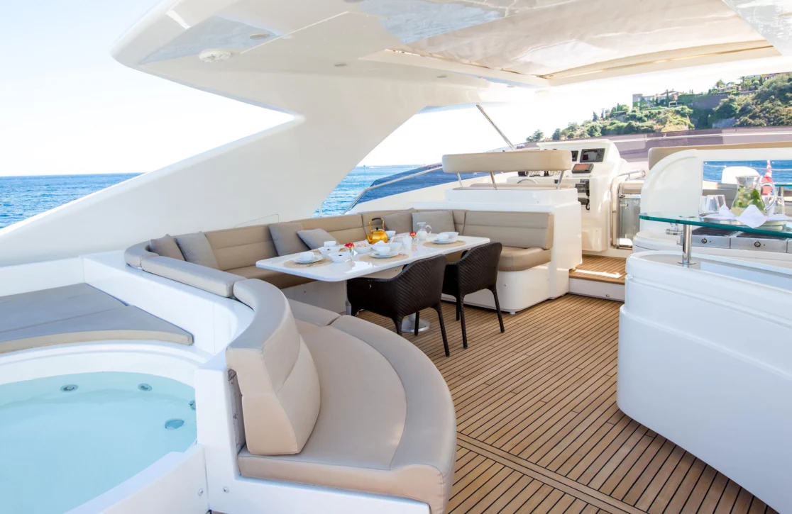 An image of Robusto yacht