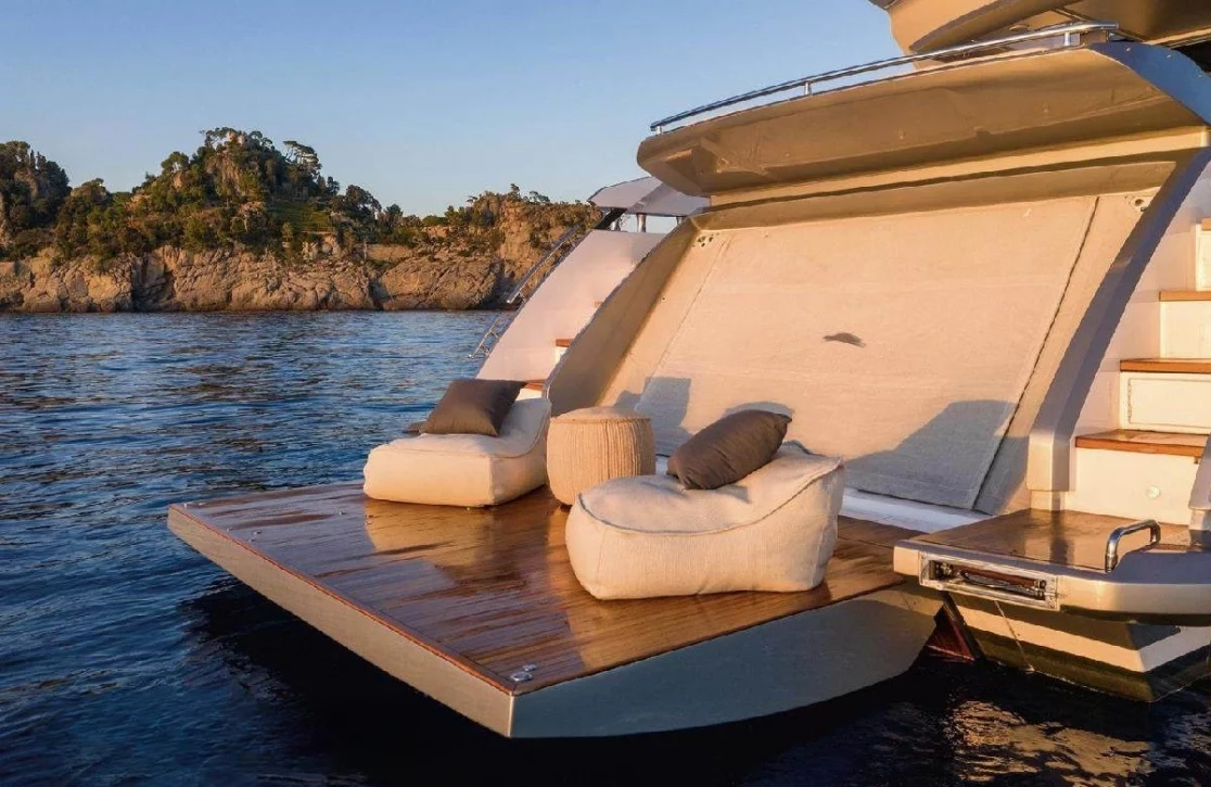 An image of Never Give Up yacht