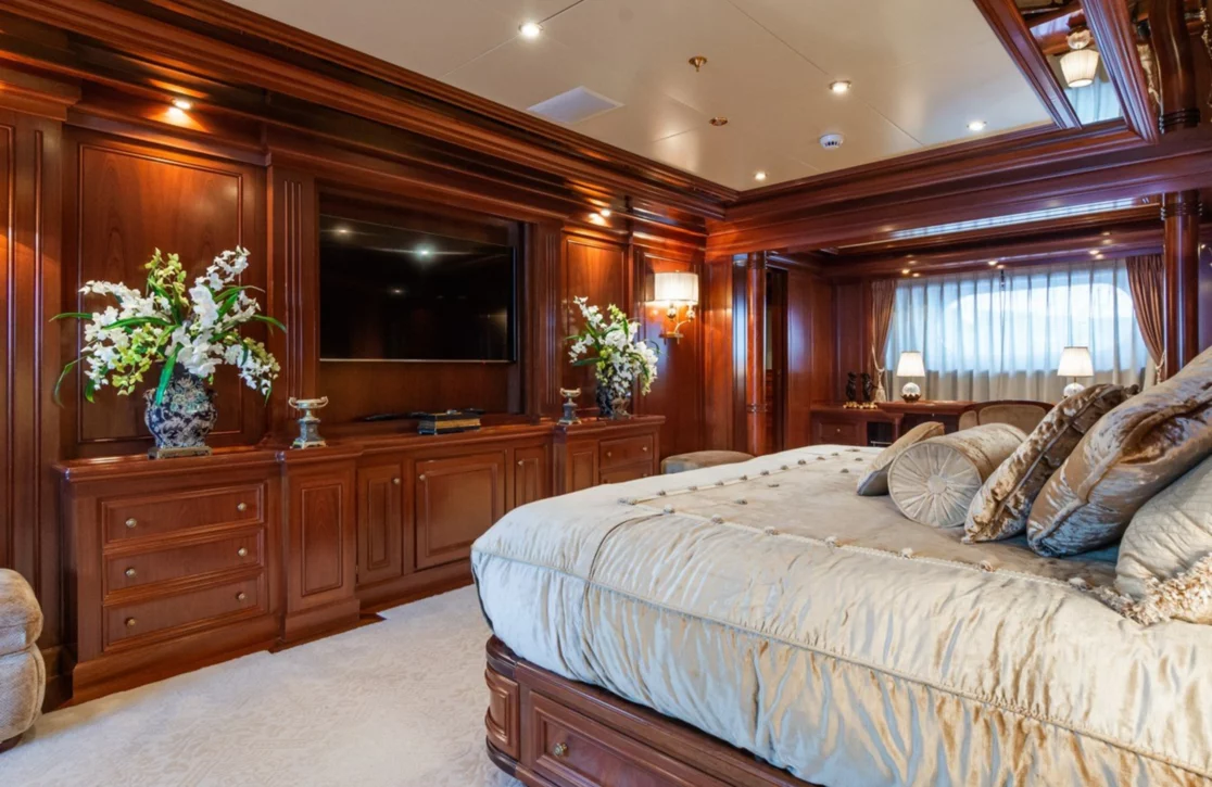 An image of Apogee yacht