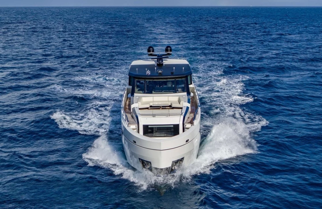 An image of Total yacht