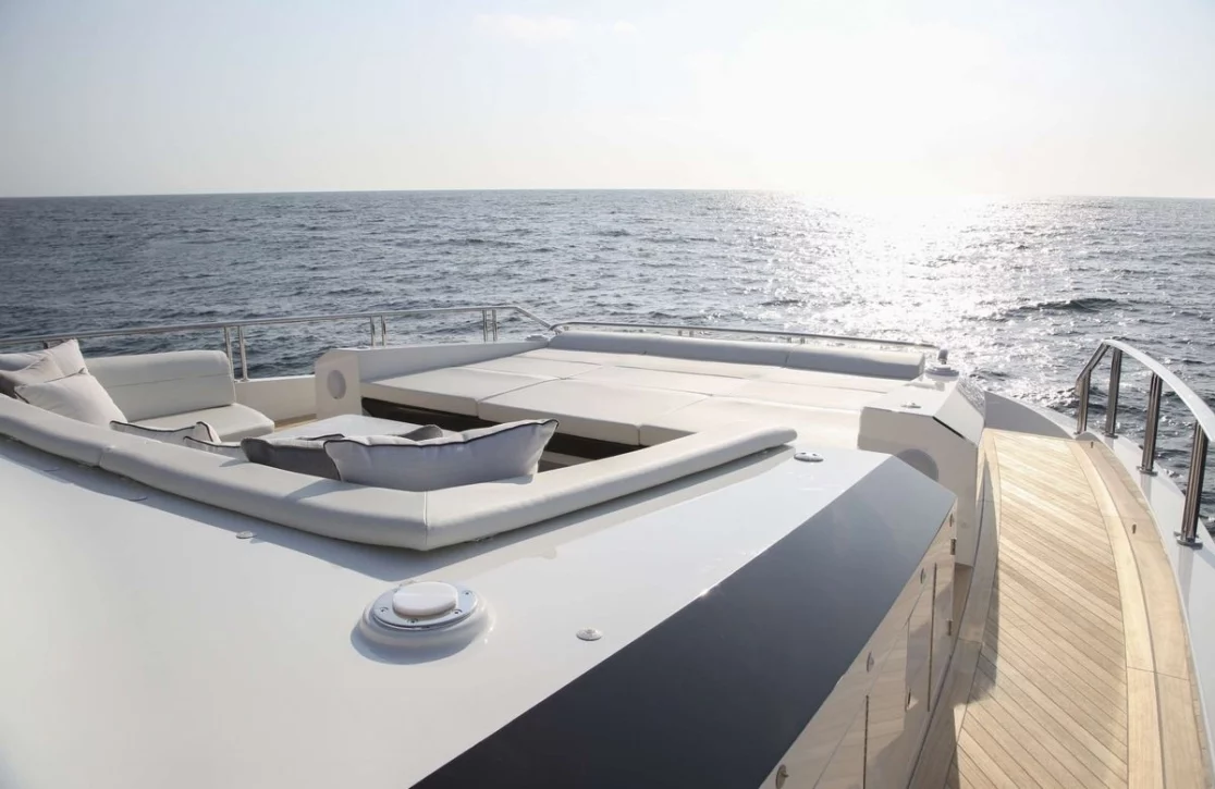 An image of Total yacht