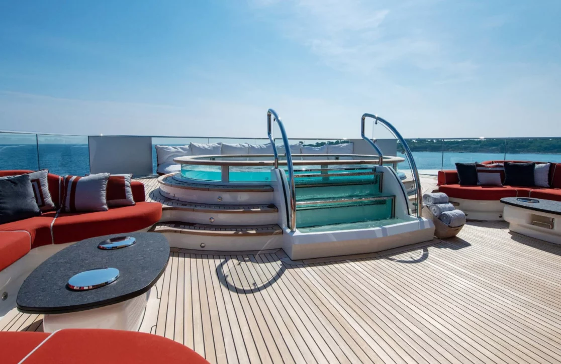 An image of Sunrays yacht