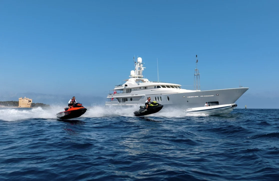 An image of Deja Too yacht