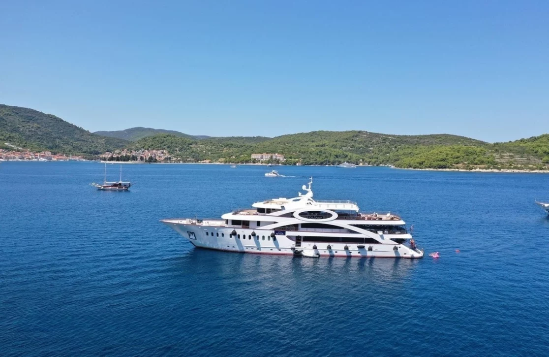 An image of Olimp yacht