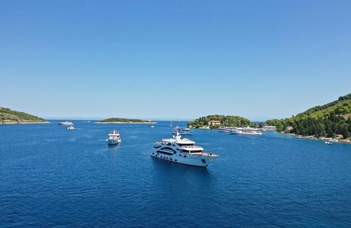 An image of Olimp yacht