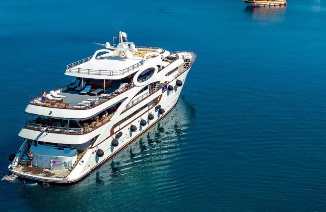 An image of Olimp yacht