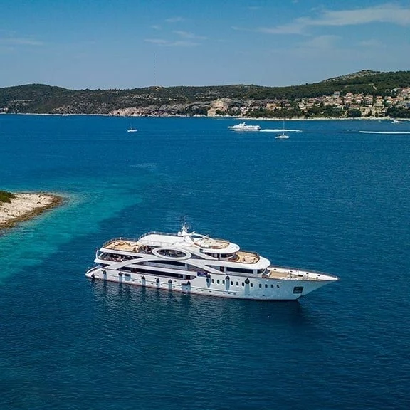 An image of Olimp yacht