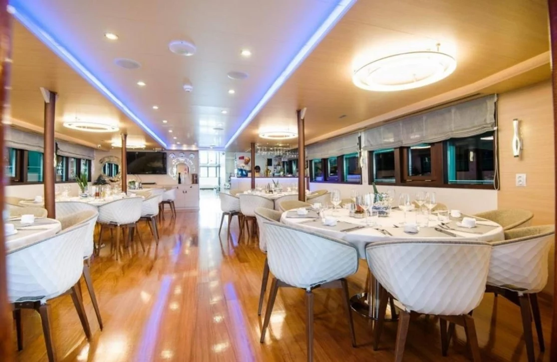 An image of Olimp yacht