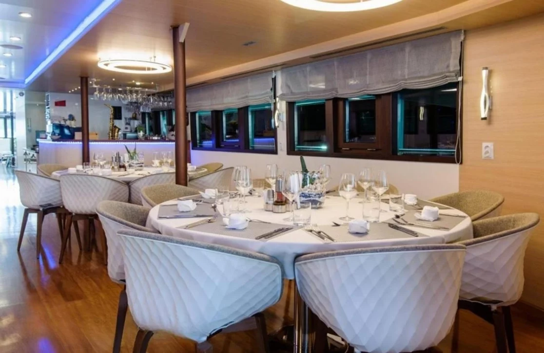 An image of Olimp yacht