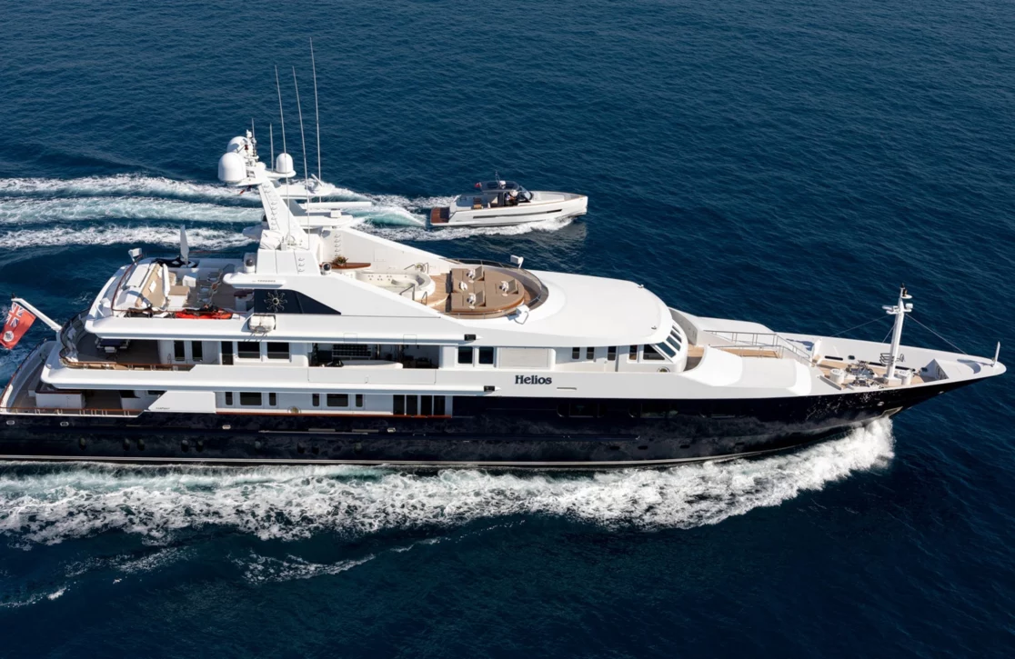 An image of Treehouse yacht