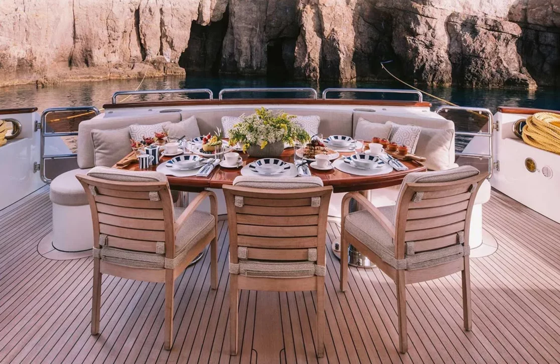 An image of Oak yacht