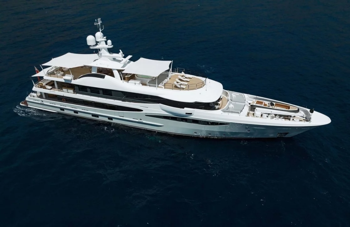 An image of Papa yacht