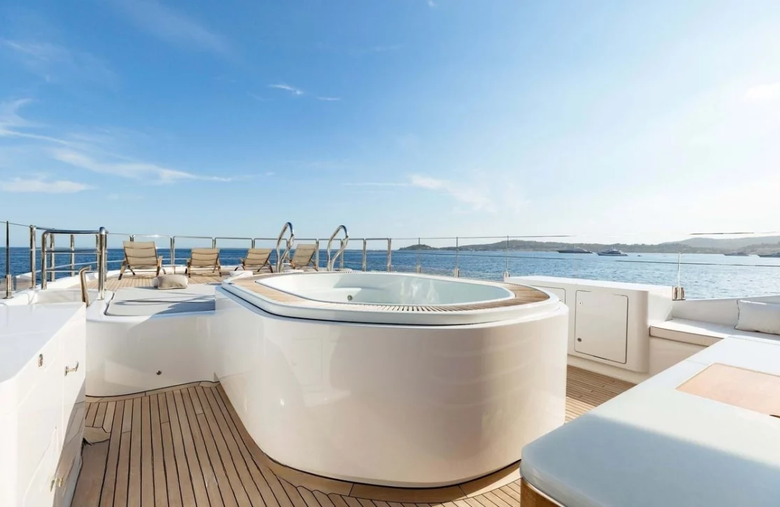 An image of Papa yacht
