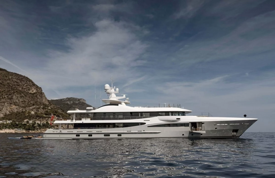 An image of Papa yacht