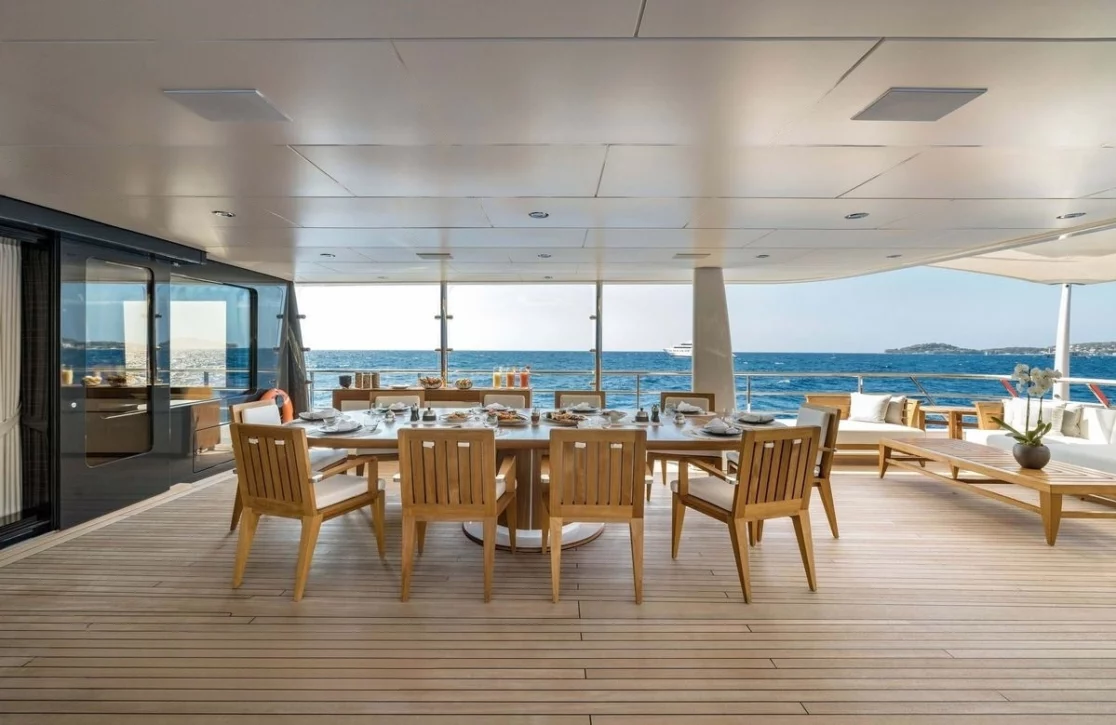 An image of Papa yacht