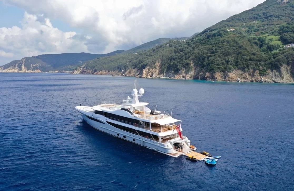 An image of Papa yacht