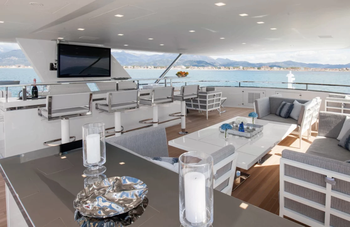 An image of H yacht