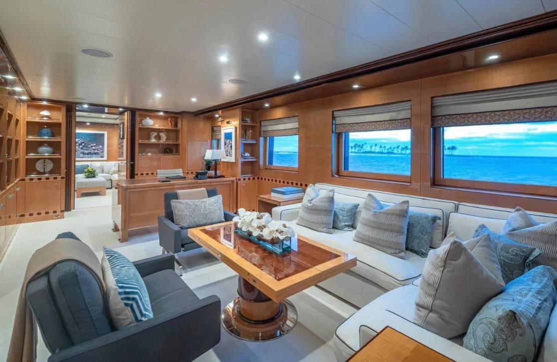 An image of Lind yacht
