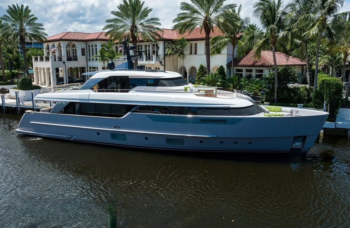 An image of Pearl yacht