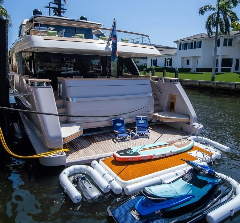 An image of Pearl yacht