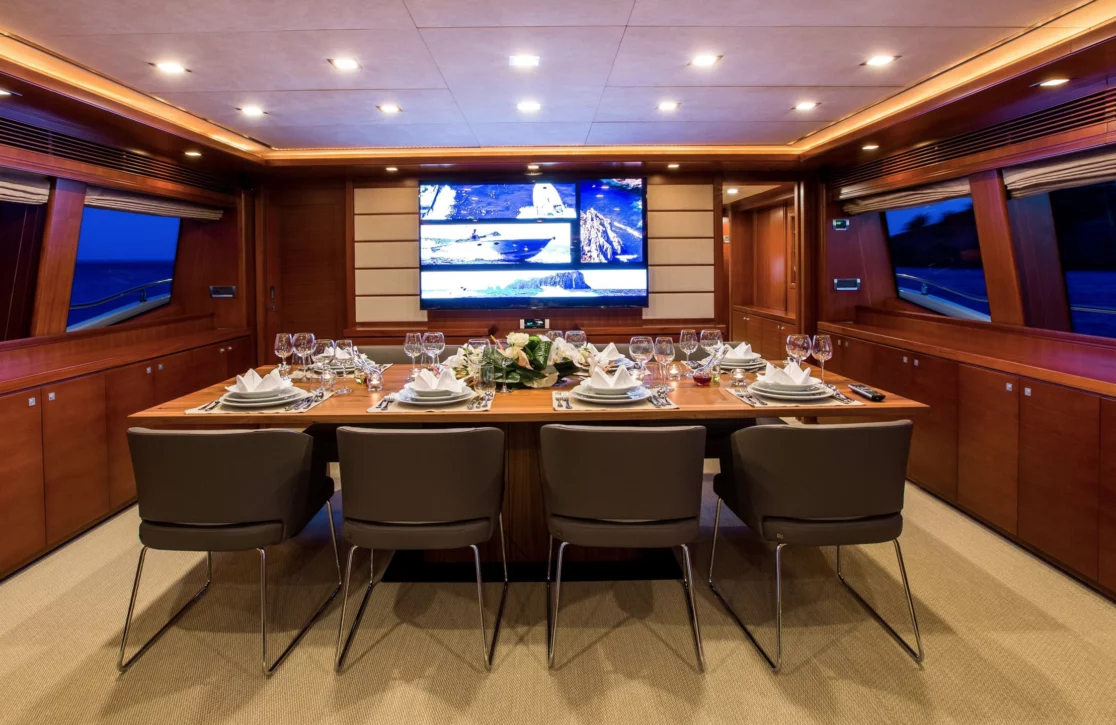 An image of Robusto yacht