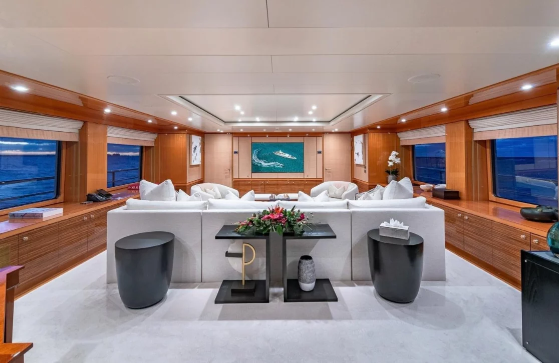 An image of Lind yacht