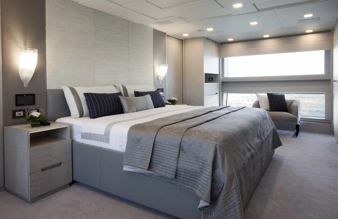 An image of H yacht