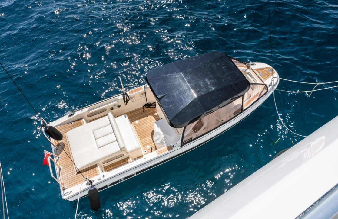 An image of Apogee yacht