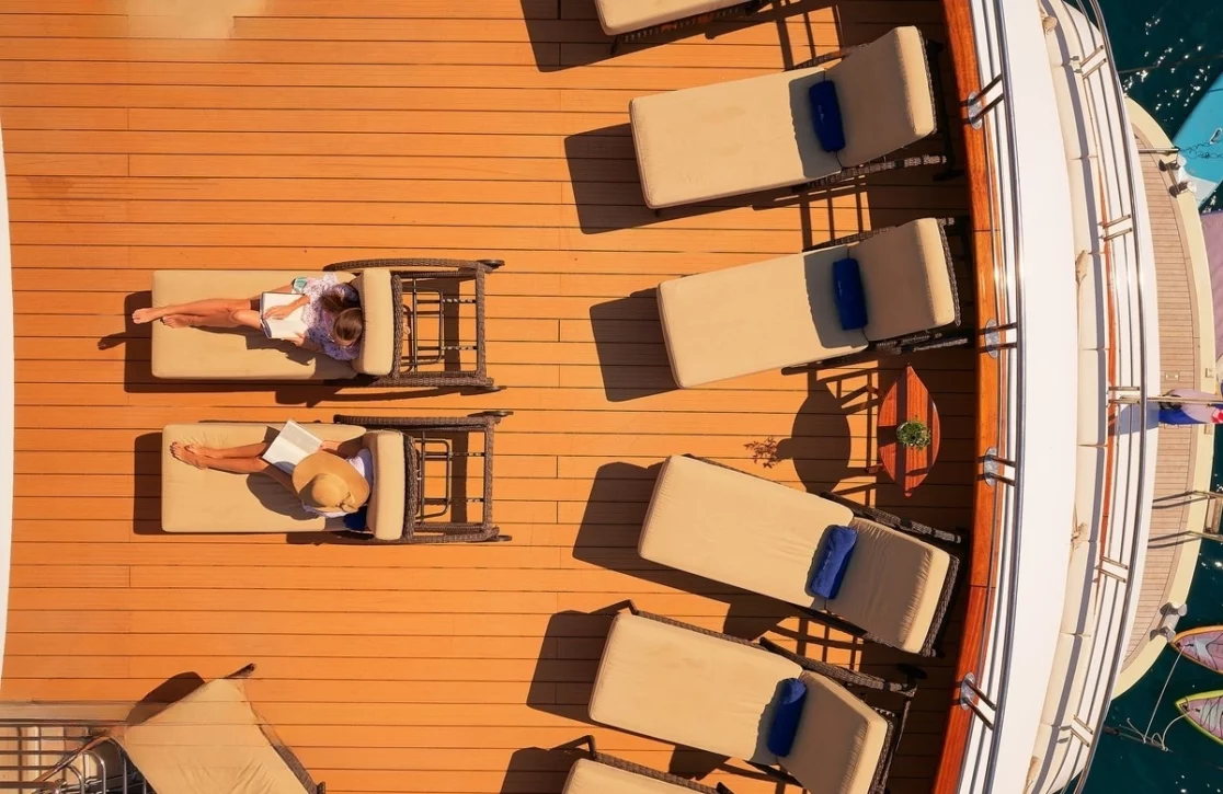 An image of Queen Eleganza yacht