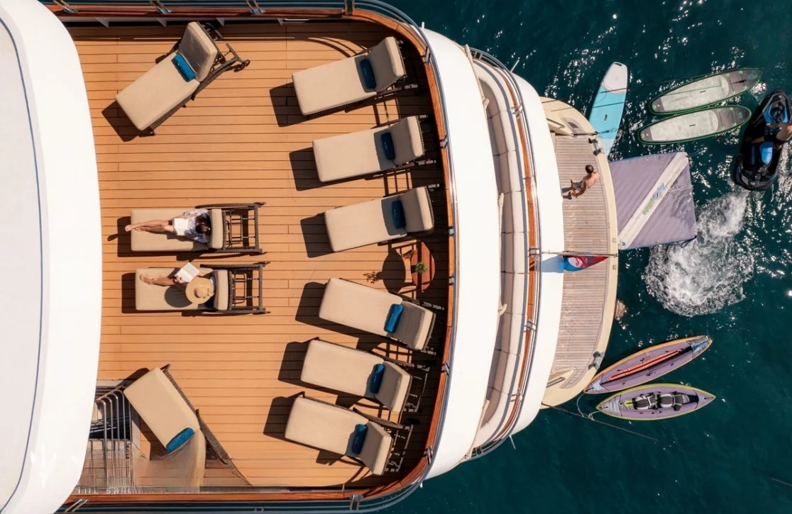 An image of Queen Eleganza yacht
