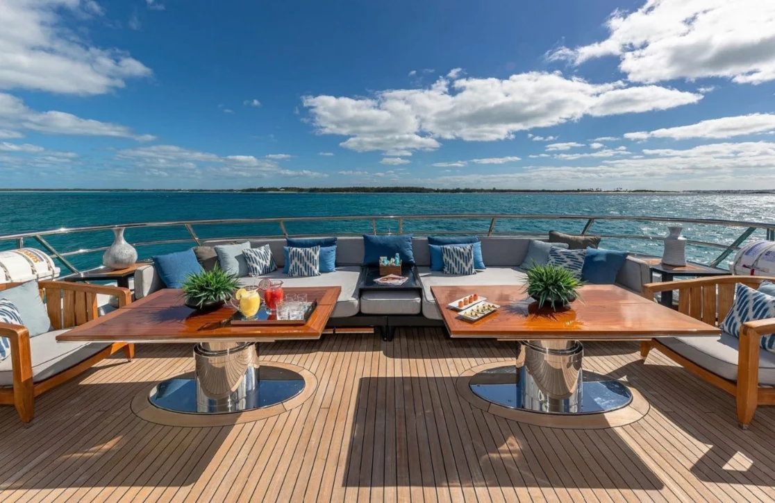 An image of Lind yacht
