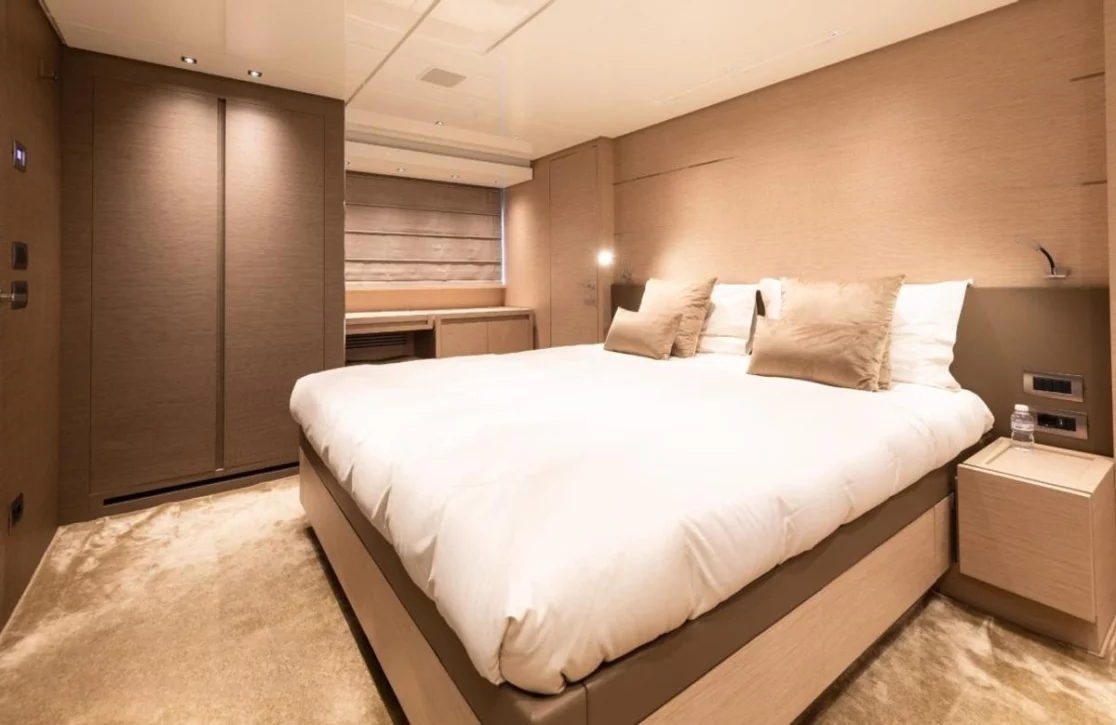 An image of Regine Of Cannes yacht