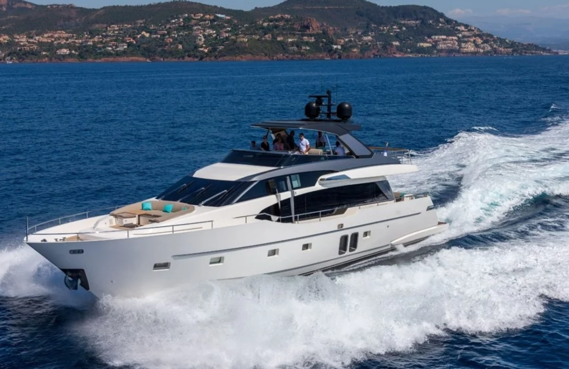 An image of Regine Of Cannes yacht