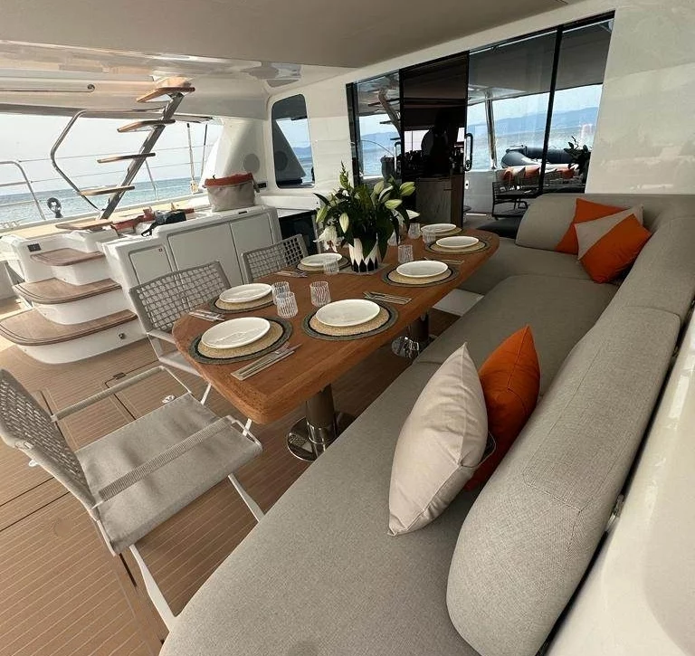 An image of Reve Bleu yacht