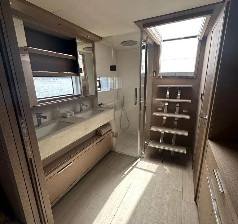 An image of Reve Bleu yacht