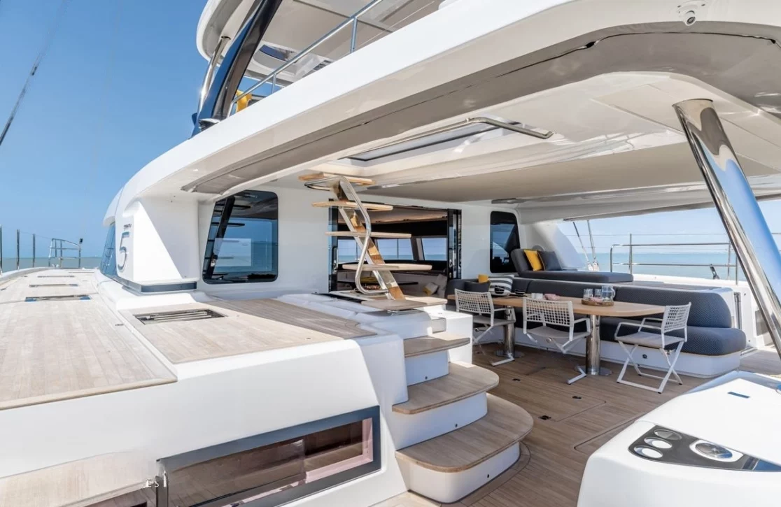 An image of Reve Bleu yacht