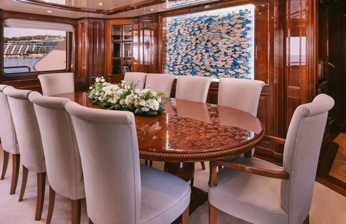 An image of Oak yacht