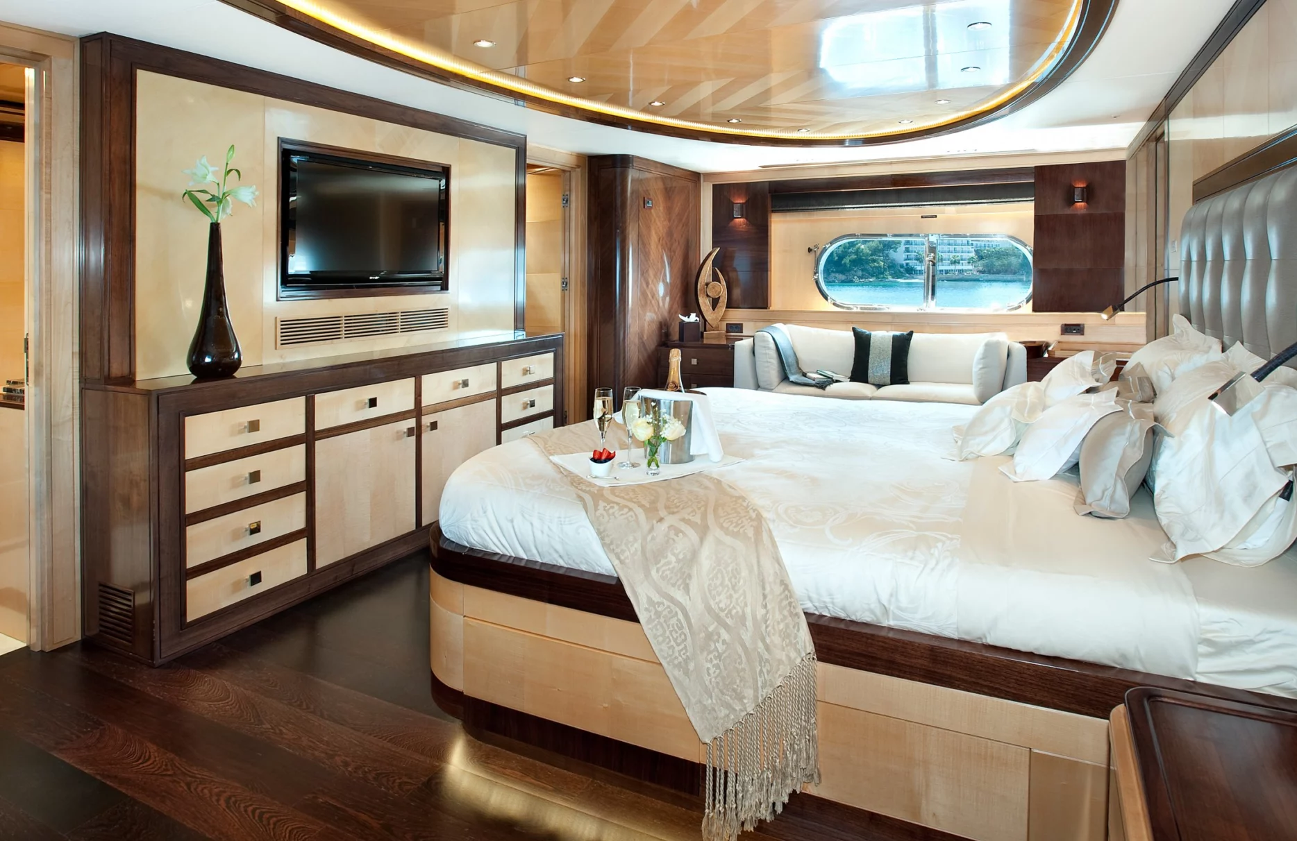 A preview of interior Bedroom cabin