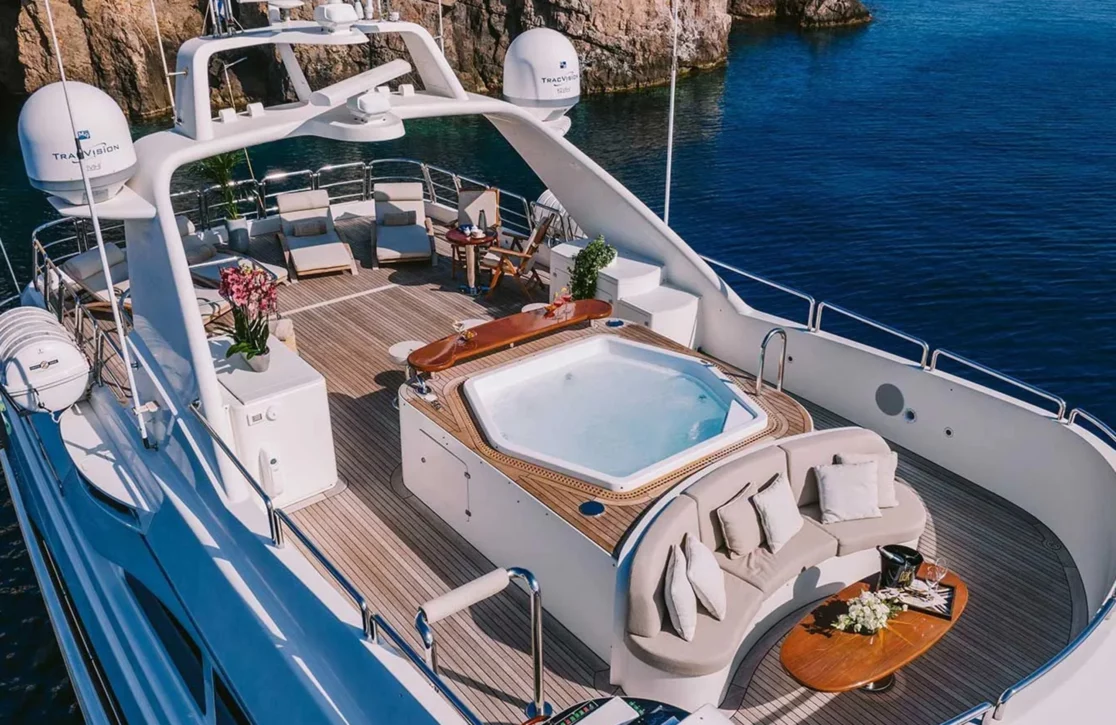An image of Oak yacht