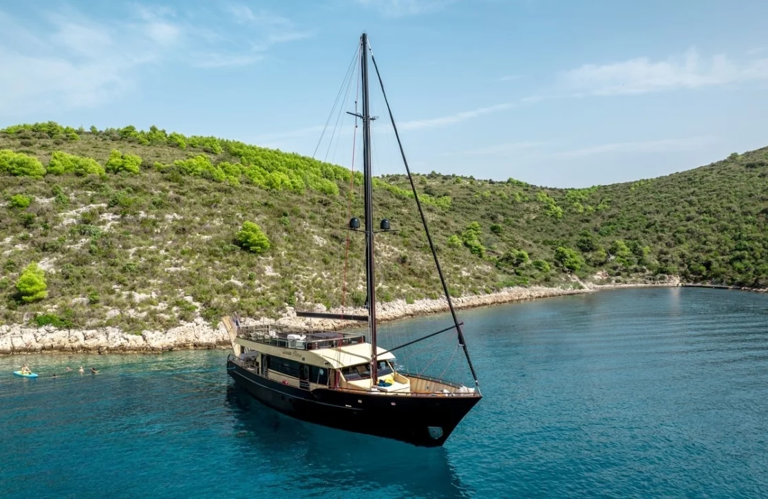 An image of Santa Clara yacht