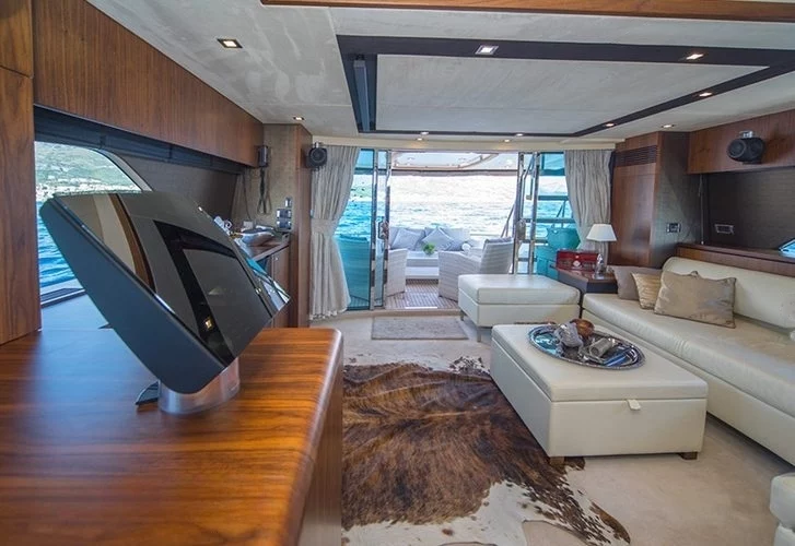 An image of Schatzi yacht