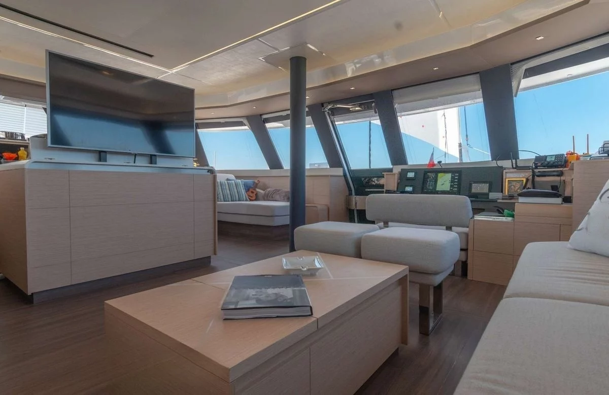 A preview of interior Bridge driving area