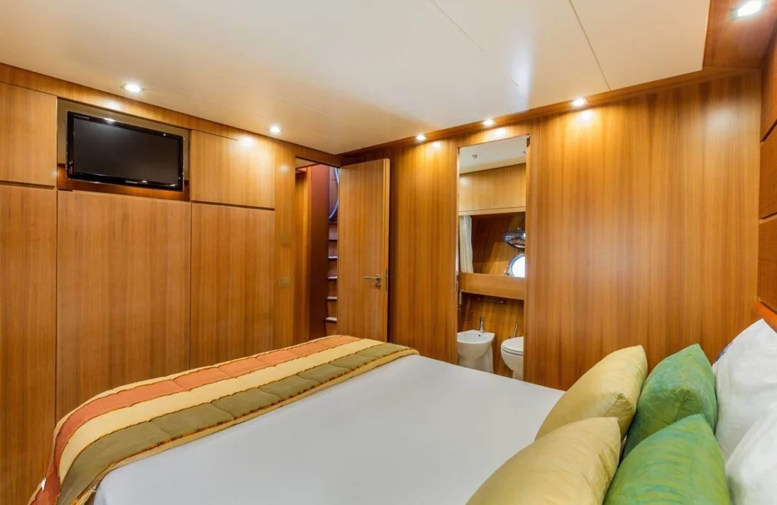 An image of Serenity III yacht