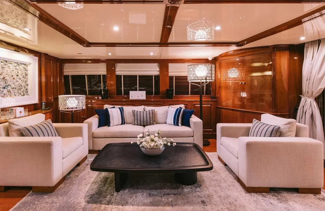 An image of Oak yacht