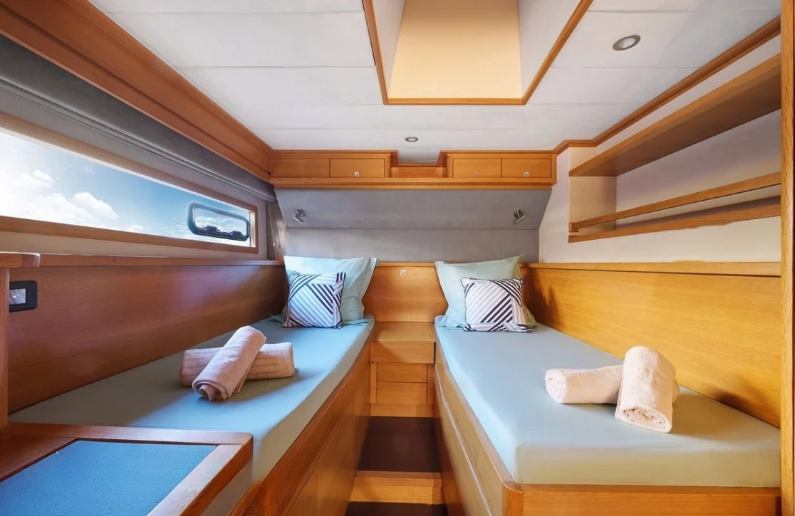An image of Stadium yacht