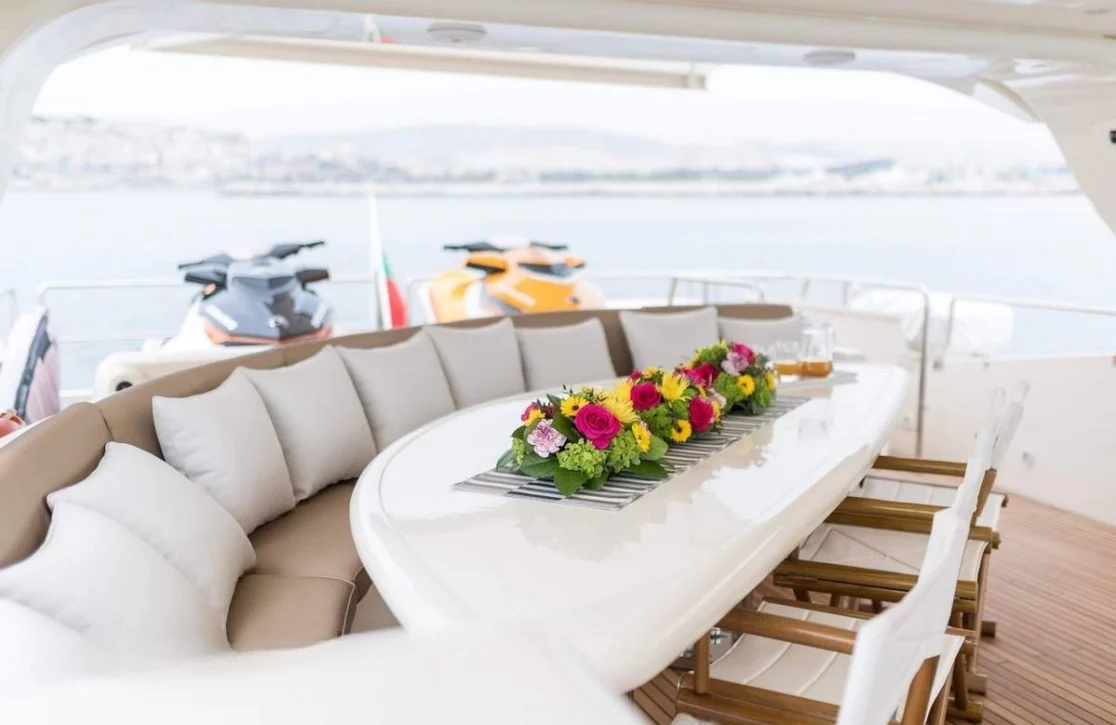 An image of Star Link yacht