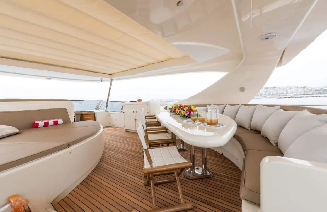 An image of Star Link yacht