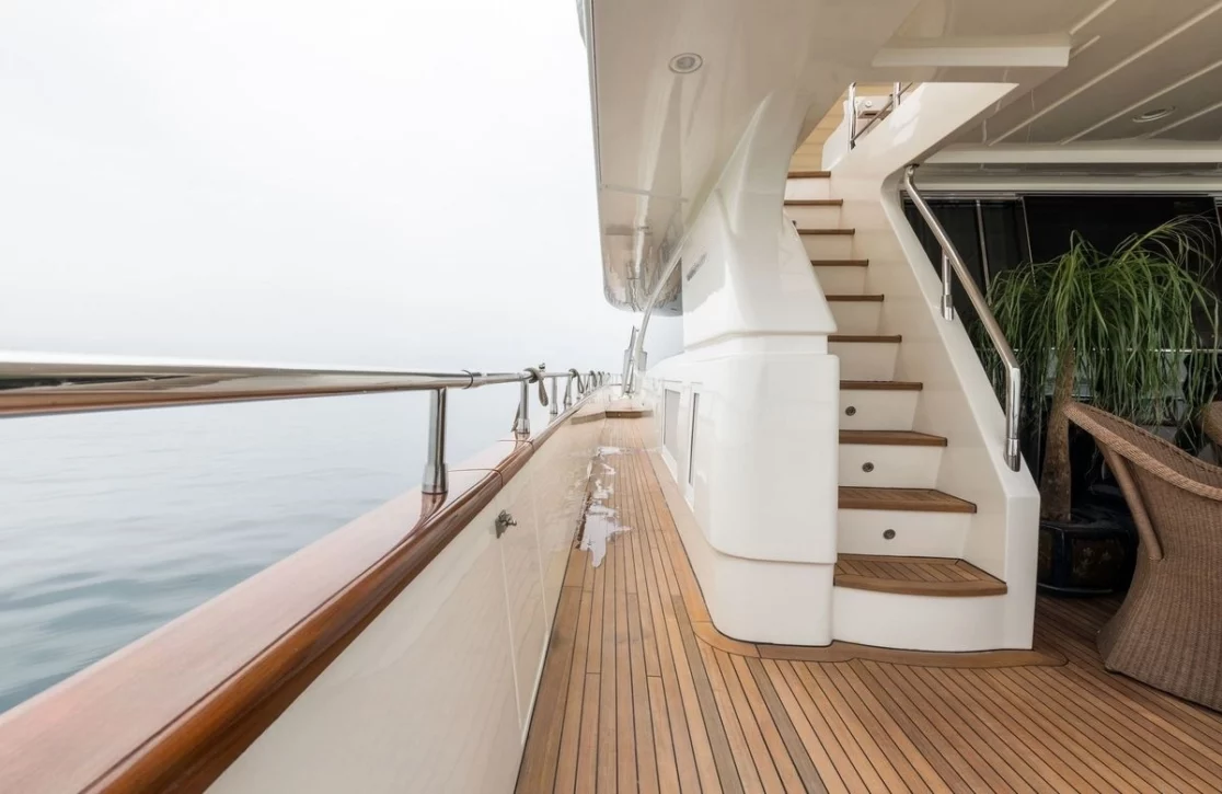 An image of Star Link yacht