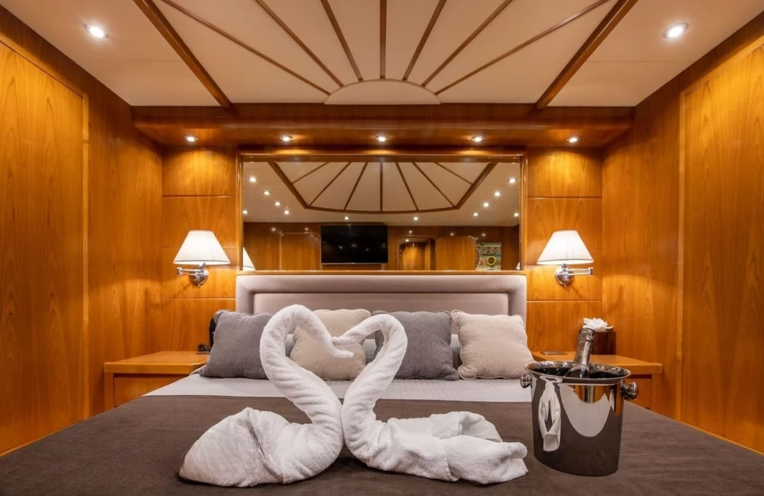 An image of Star Link yacht