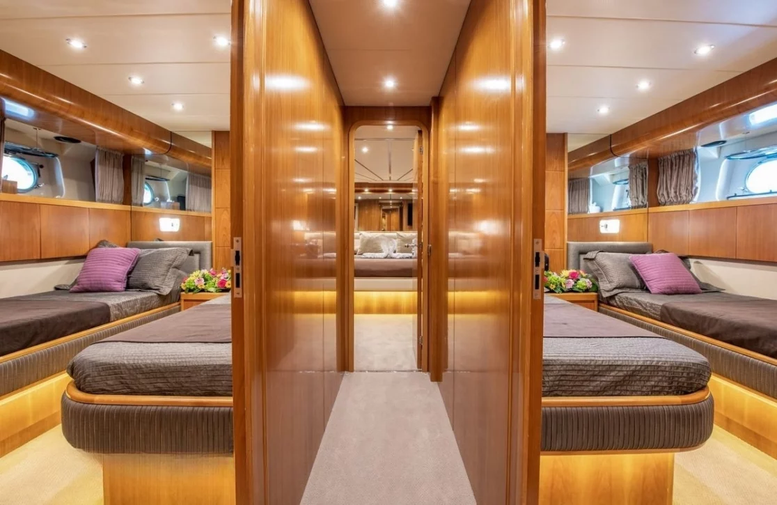 An image of Star Link yacht